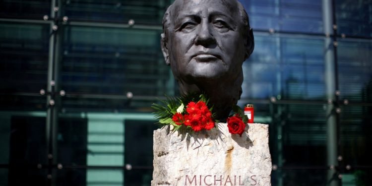 Opinion: When Mikhail Gorbachev Spoke in San Diego, His Message Was the Power of Education