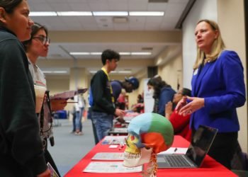 Hundreds of high schoolers learn about health care careers during UNK event – UNK News