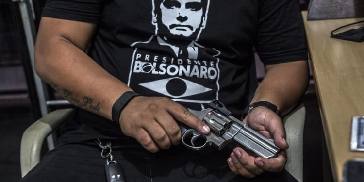 Opinion | Bolsonaro’s obsessive gun policy endangers all Brazil