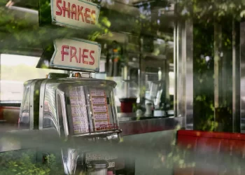 Photographing America’s diners: When nostalgia becomes political