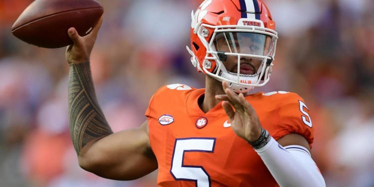Clemson vs. Wake Forest odds, prediction, spread: 2022 Week 4 college football picks by model on 51-43 run