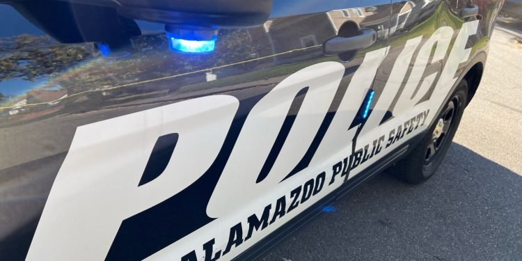 Police: Kzoo business robbed at gunpoint