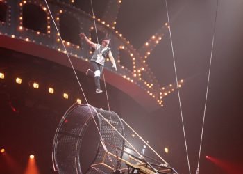Cirque du Soleil show ‘Mad Apple’ highlights Latino performer