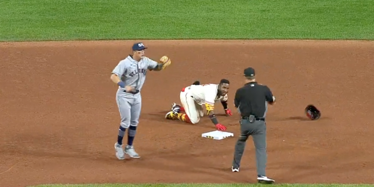 Wacky Double Play Turns Into Baserunning Tragedy for Pirates