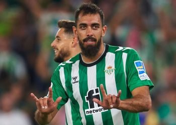 Borja Iglesias talks to ESPN about Real Betis’ hot start, mental health and respect for Karim Benzema