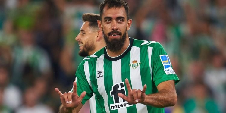 Borja Iglesias talks to ESPN about Real Betis’ hot start, mental health and respect for Karim Benzema