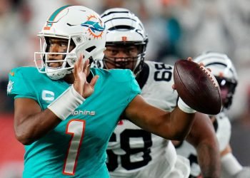 Mike McDaniel Says There Wasn’t Concern About Tua’s Health Before Game