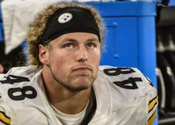 Tennessee Titans: Harold Landry’s Spot Filled by Waiver Claim