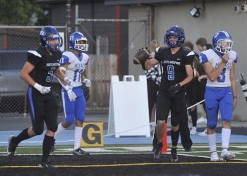 Battle of the Souths stirs up Week 4 – Medford News, Weather, Sports, Breaking News