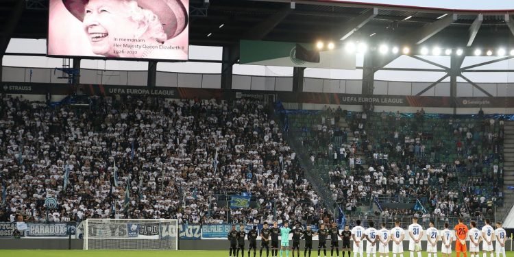 NFL, PGA Tour and sports world pay tribute to Queen Elizabeth II’s death