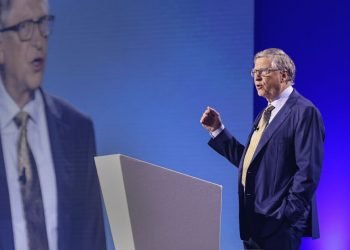 Bill Gates tells San Diego audience that genomics is key technology for dodging the next global pandemic