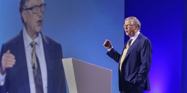 Bill Gates tells San Diego audience that genomics is key technology for dodging the next global pandemic