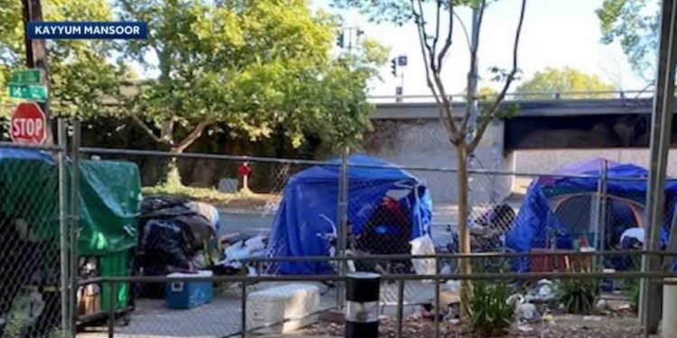 Boulder border used to deter encampments around Sacramento business