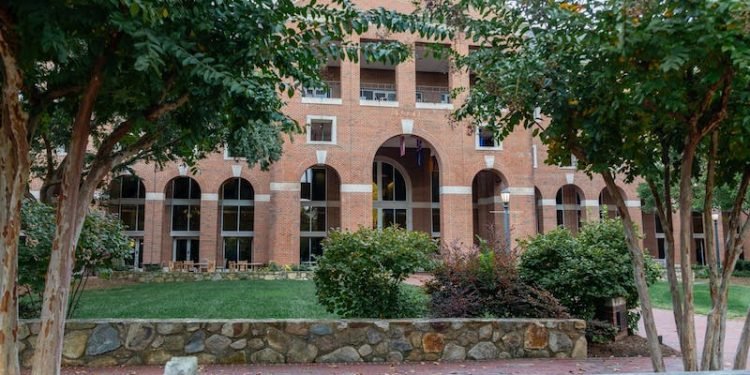 Kenan-Flagler Business School explores increasing undergraduates’ student fees