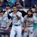 Mariners rally to eliminate Blue Jays in wild Game 2, Jacob deGrom tries to lift Mets vs. Padres