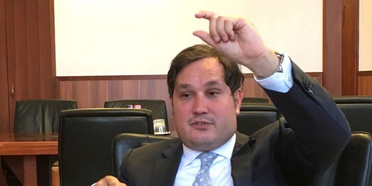 Banks to pay as Hungary extends scheme to cap loan rates