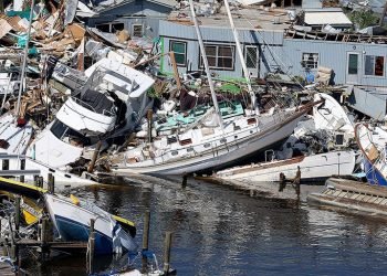 Fort Myers Beach reopens to residents, business owners nearly 2 weeks after Hurricane Ian