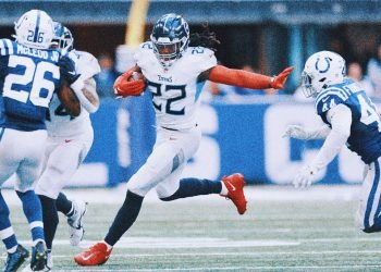 Derrick Henry, Titans win fourth straight game against rival Colts