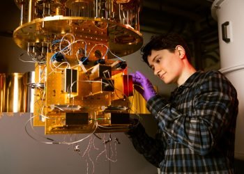 Making quantum computers more accurate | MIT News