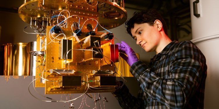 Making quantum computers more accurate | MIT News