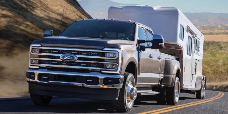 How The 2023 Ford Super Duty Pickup’s Tow Technology Package Makes Life Simpler