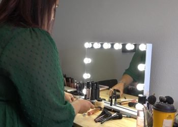 Makeup artist embraces Hispanic culture in beauty industry