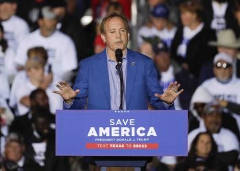 Paxton’s made our state government into an absolute circus